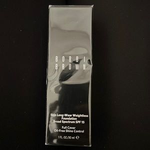 Bobbi Brown Skin Long- Wear Weightless Foundation